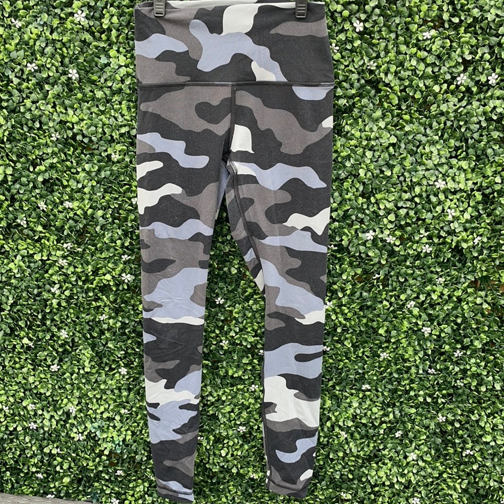 Blue camo leggings